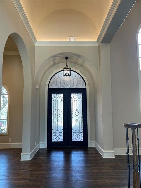 Spacious, unfurnished interior of a new home in , Sherman (Image 24).