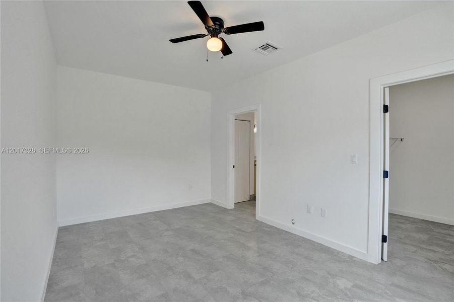 Spacious, unfurnished interior of a new home in , Fort Lauderdale (Image 29).