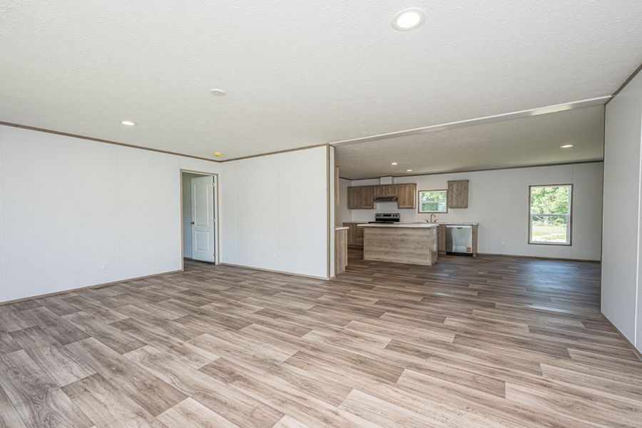 Spacious, unfurnished interior of a new home in , St. George (Image 13).