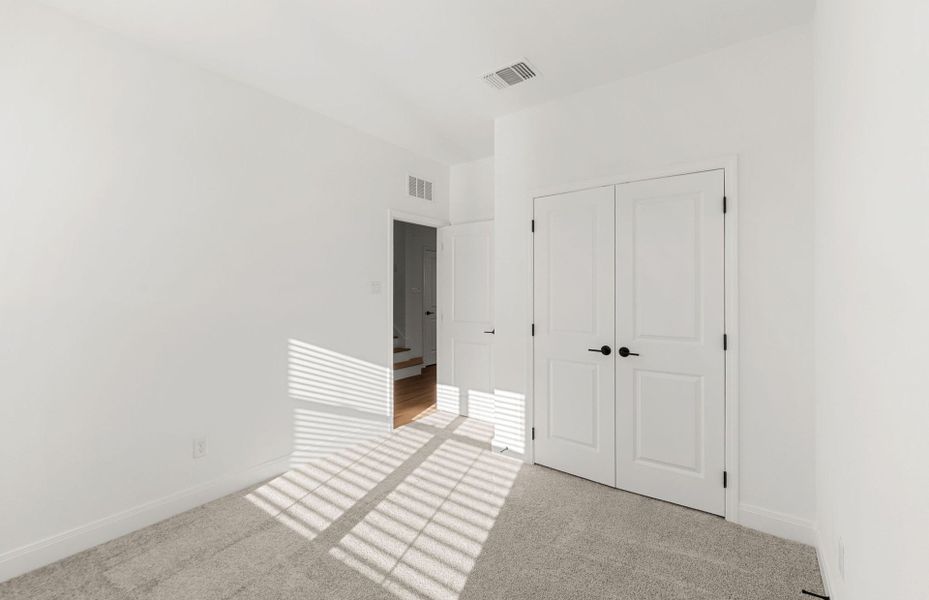 Spacious, unfurnished interior of a new home in Patterson Ranch, Georgetown (Image 35).