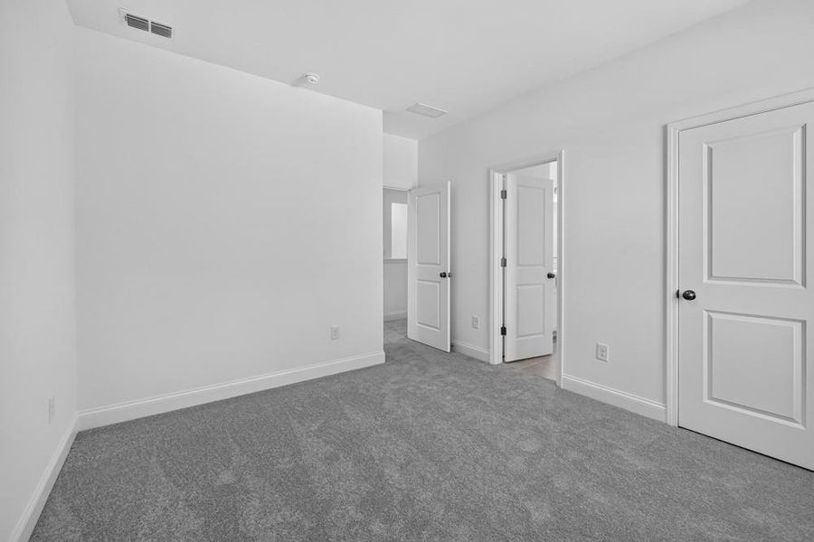 Spacious, unfurnished interior of a new home in Nichols Farm, Dacula (Image 12).