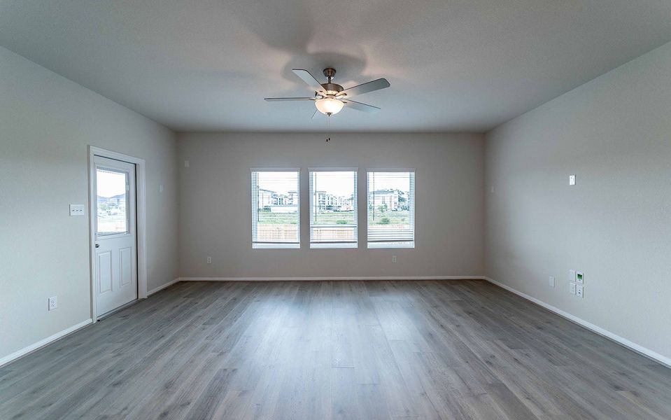 Spacious, unfurnished interior of a new home in Paramount, Kyle (Image 12).