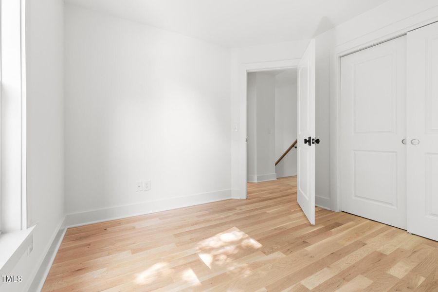 407B-Edward-32 407B-Edward-32