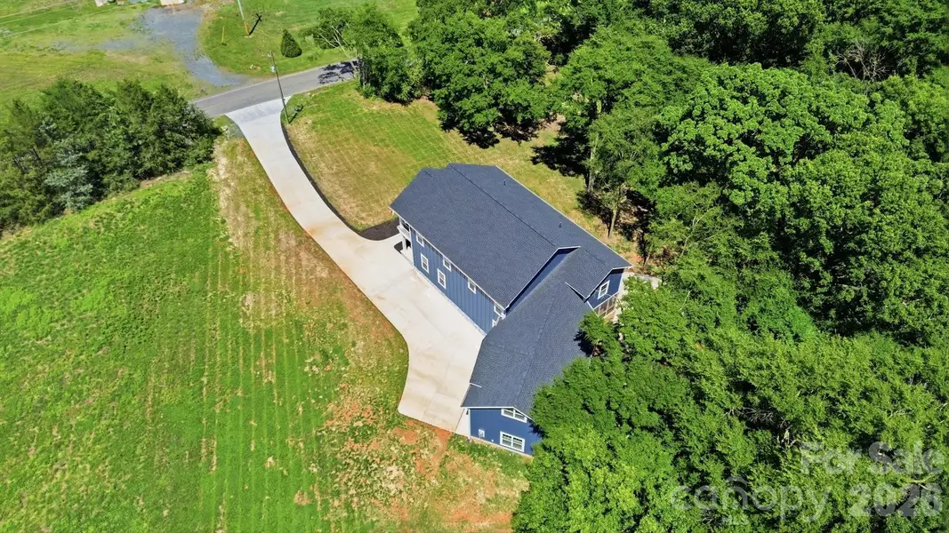 Image 47 of a home in .
