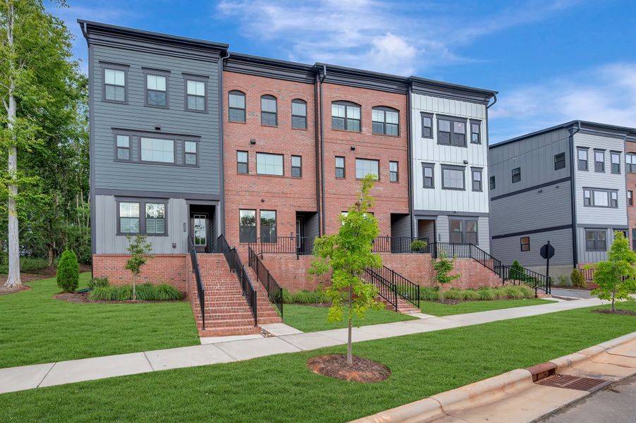 Condo located in Waxhaw, NC showcasing its design and architecture (Image 4).