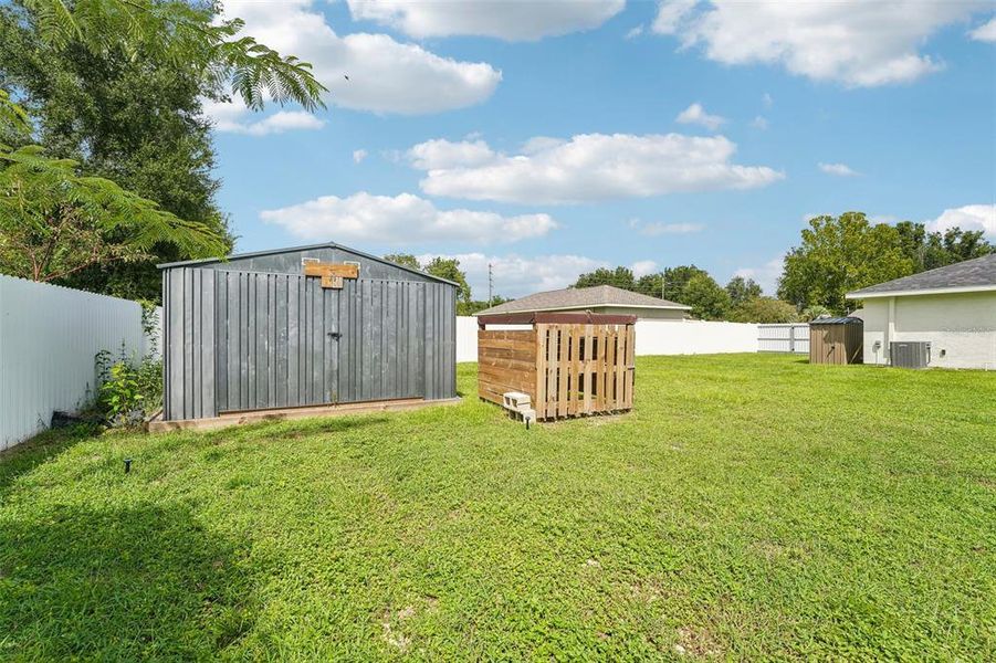Exterior details and patio area of a home in , Summerfield (Image 22).