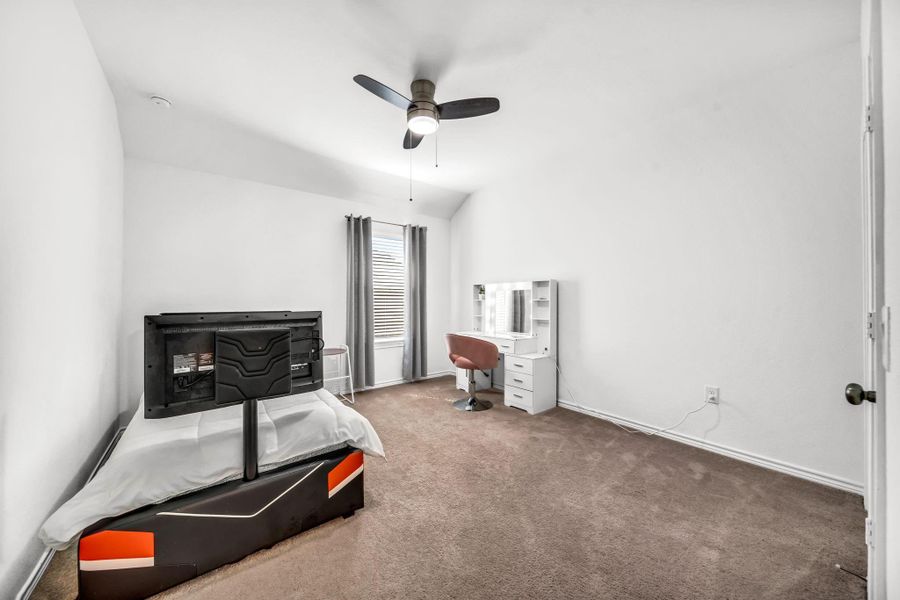 Image 23 of a home in Mavera.