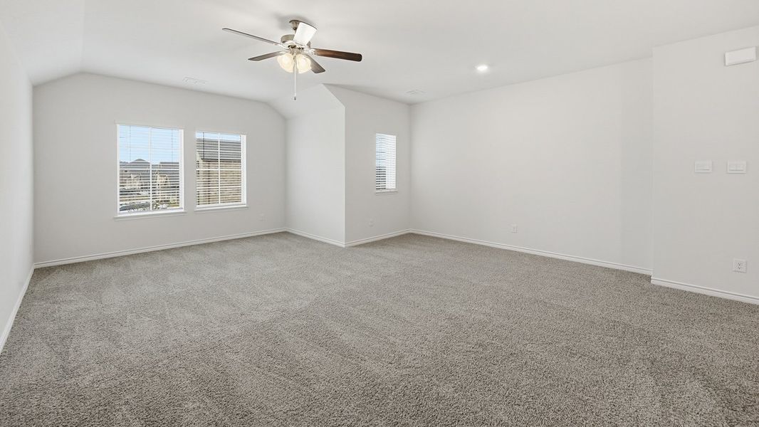 Spacious, unfurnished interior of a new home in Fireside by the Lake, Garland (Image 27).