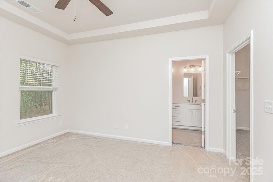 Spacious, unfurnished interior of a new home in , Charlotte (Image 13).