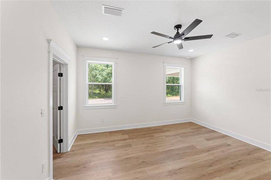 Spacious, unfurnished interior of a new home in , Webster (Image 37).