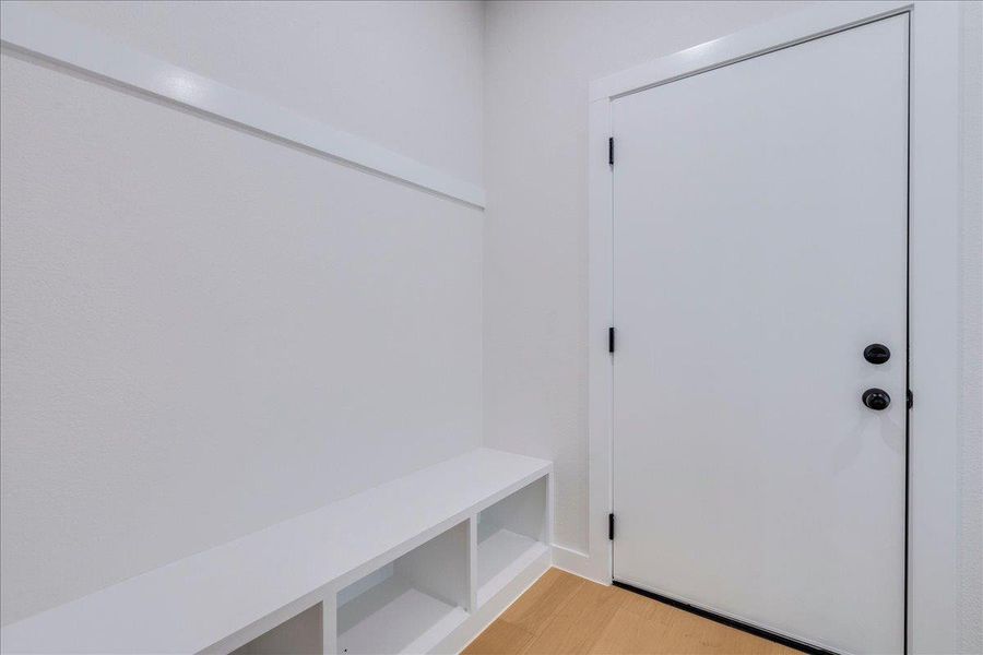 Spacious, unfurnished interior of a new home in , Bastrop (Image 25).