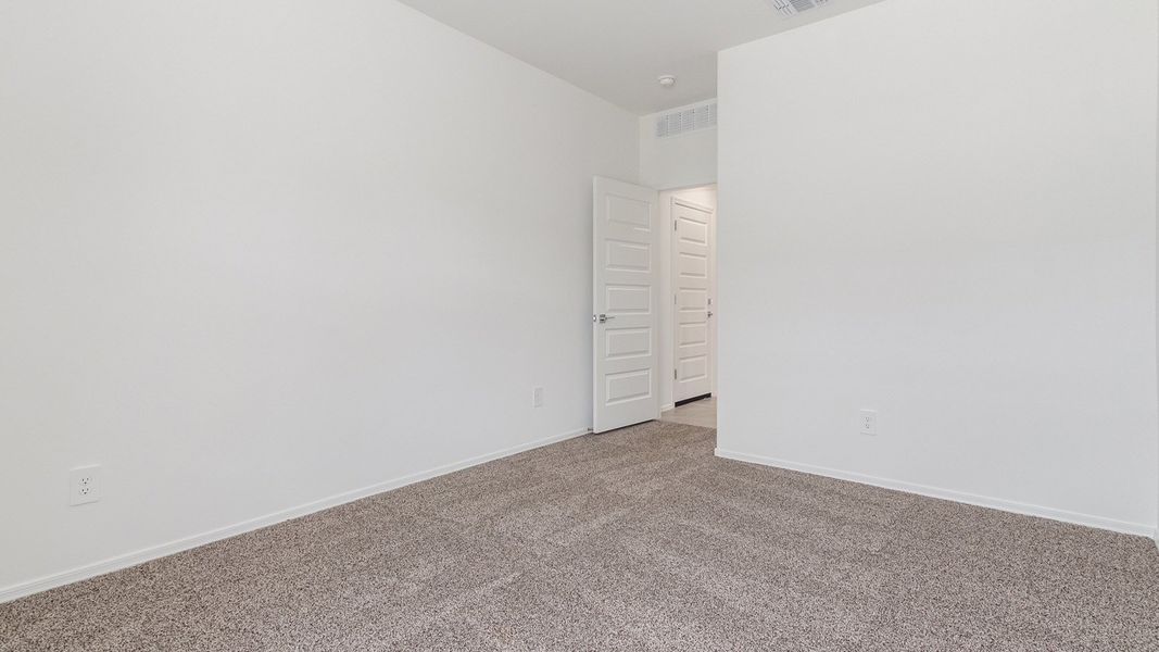 Spacious, unfurnished interior of a new home in Sycamore Vista, Vail (Image 14).