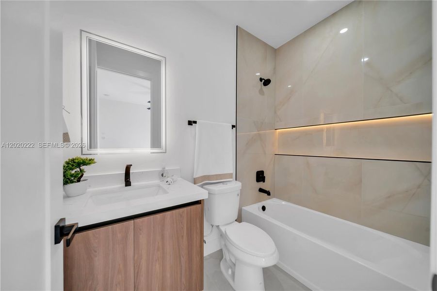 Furnished interior view inside a new home in , Lehigh Acres (Image 8).