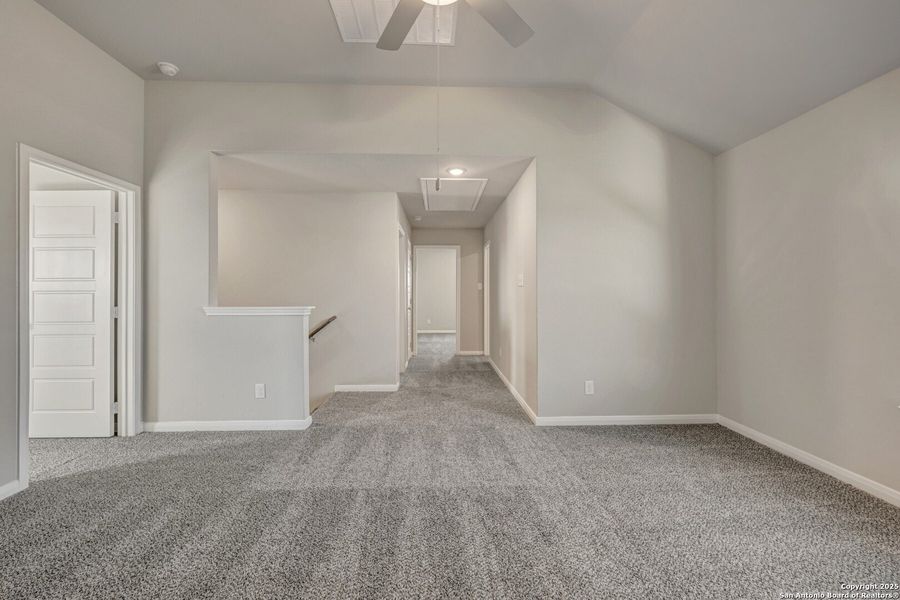 Spacious, unfurnished interior of a new home in Park Place, New Braunfels (Image 26).