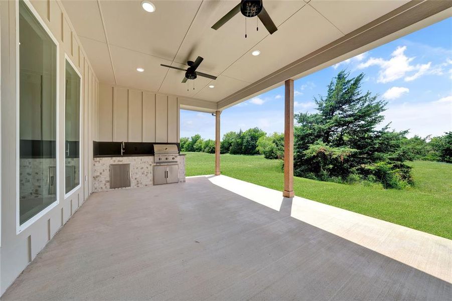 Exterior details and patio area of a home in , Caddo Mills (Image 3).