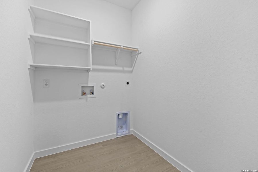 Spacious, unfurnished interior of a new home in , New Braunfels (Image 13).