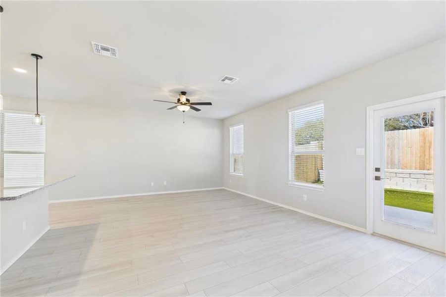 Spacious, unfurnished interior of a new home in Greene Farm, Cartersville (Image 14).