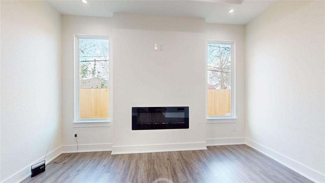 Spacious, unfurnished interior of a new home in , Houston (Image 35).