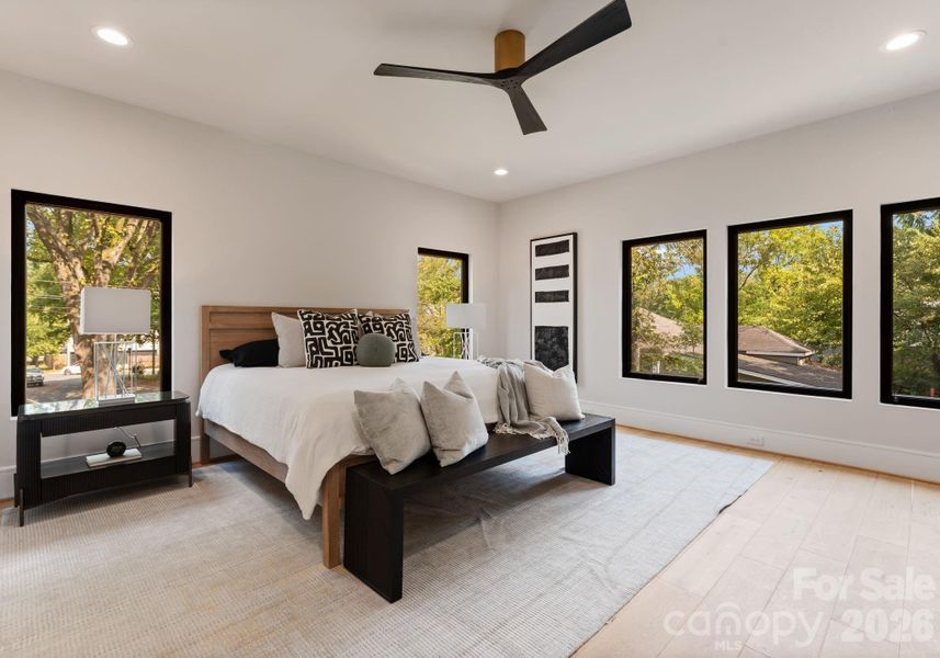 Photo is a representation of similar property Photo is a representation of similar property