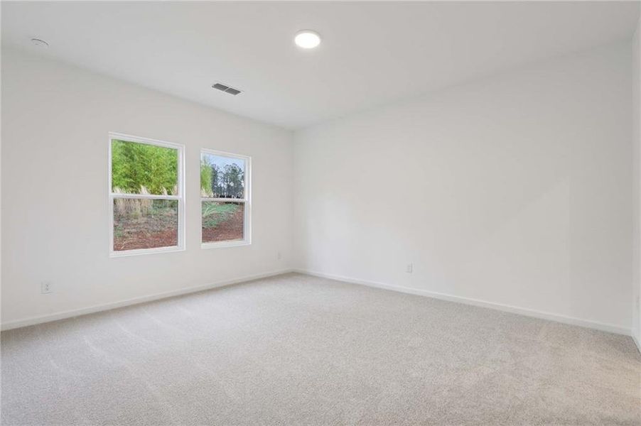 Spacious, unfurnished interior of a new home in The Pointe at Heron Bay, Locust Grove (Image 14).