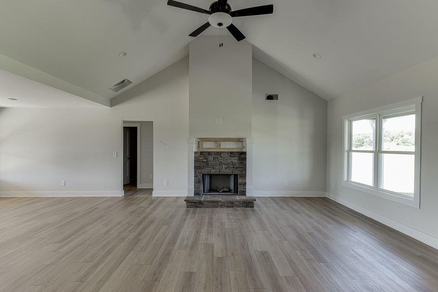 Spacious, unfurnished interior of a new home in , Hartwell (Image 17).