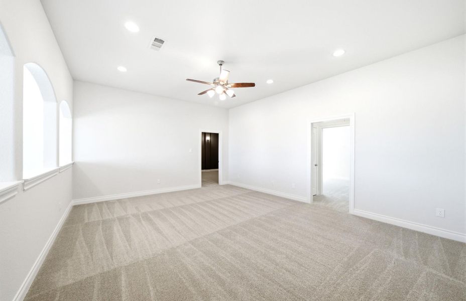 Spacious, unfurnished interior of a new home in Bridgeland 60′, Cypress (Image 31).