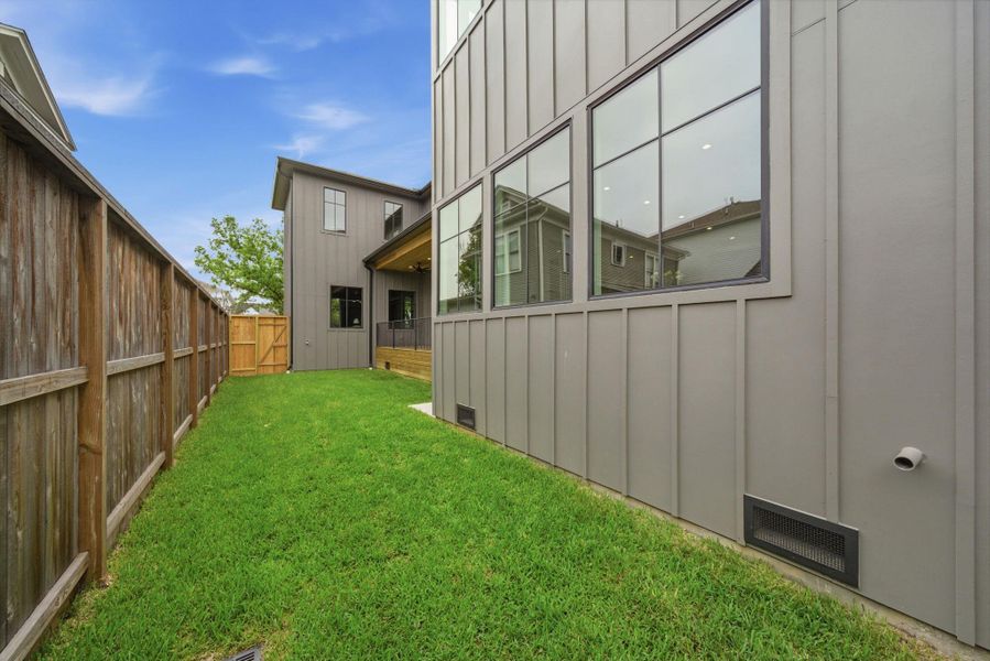 Exterior details and patio area of a home in , Houston (Image 30).
