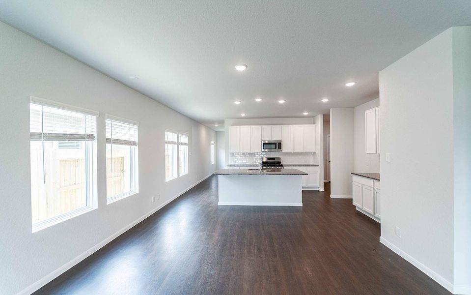 Spacious, unfurnished interior of a new home in Colony at Pinehurst, Pinehurst (Image 11).