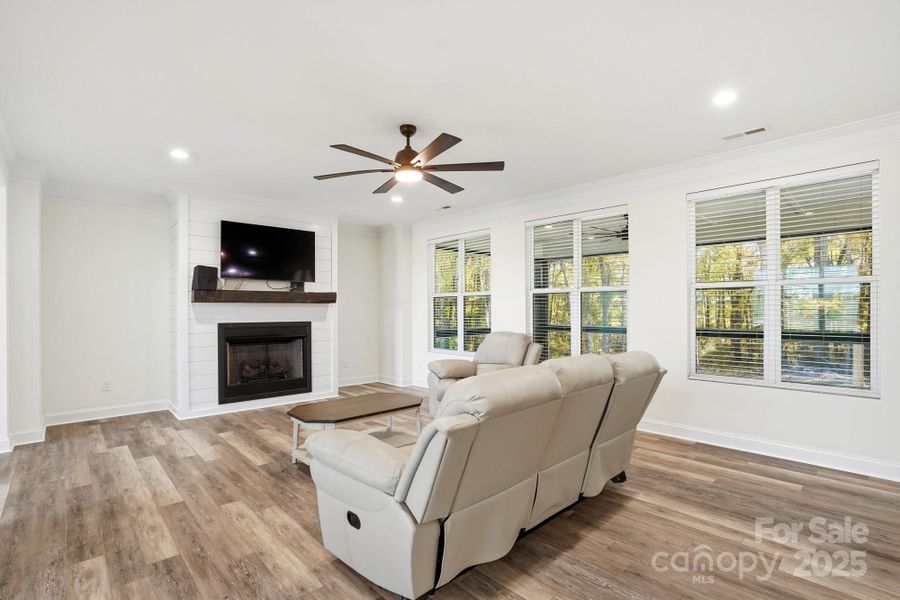 Family Room w/Gas Fireplace