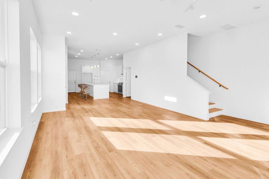 Spacious, unfurnished interior of a new home in , Houston (Image 14).