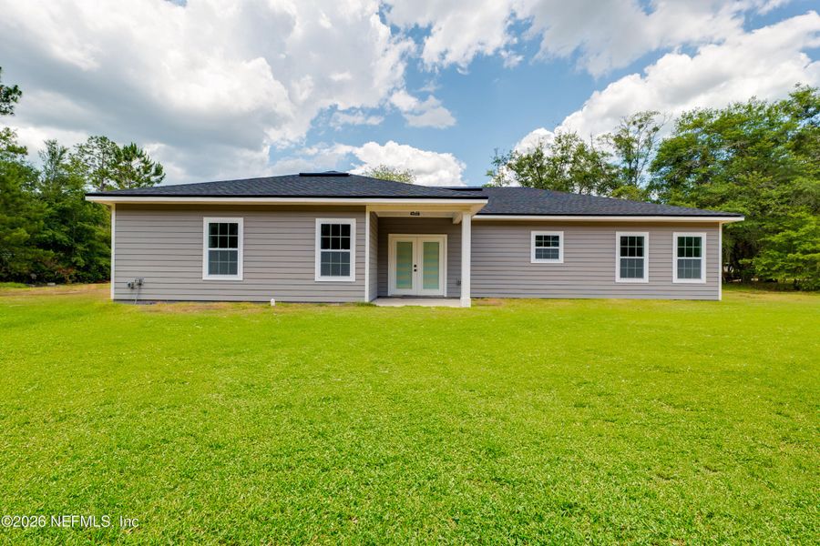 Exterior details and patio area of a home in , Middleburg (Image 14).