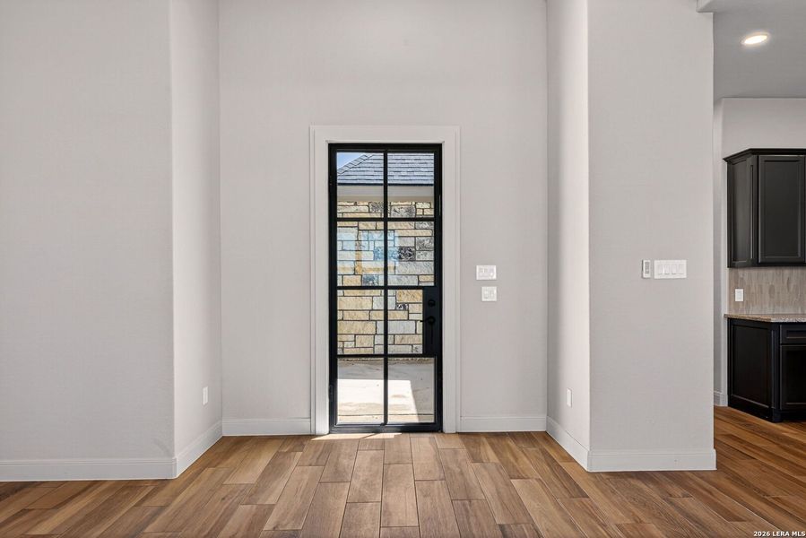 Spacious, unfurnished interior of a new home in Boehme Ranch, Castroville (Image 22).