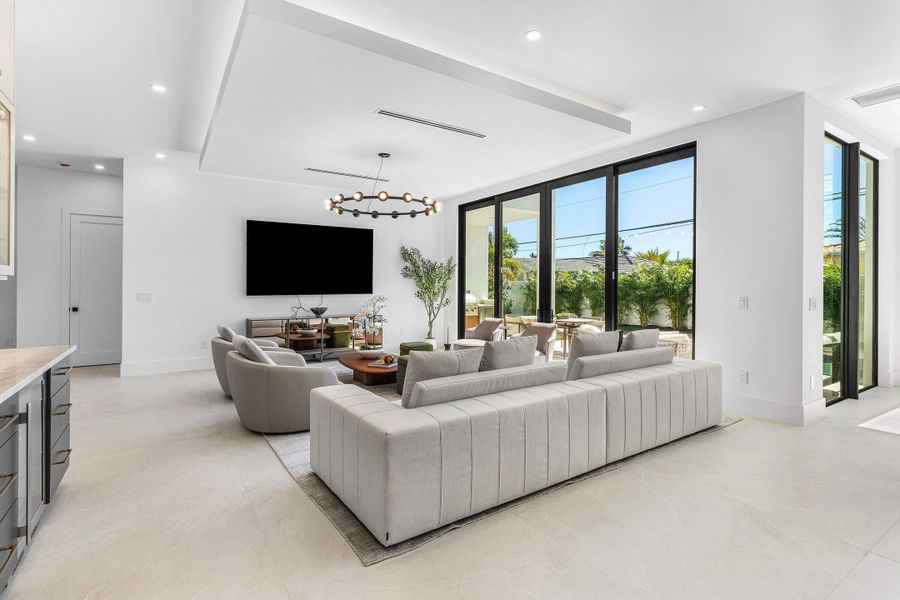 011-368ChurchillRoad-WestPalmBeach-FL-33