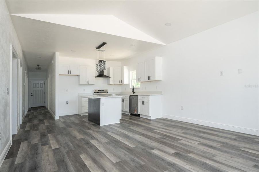 Spacious, unfurnished interior of a new home in , Williston (Image 8).