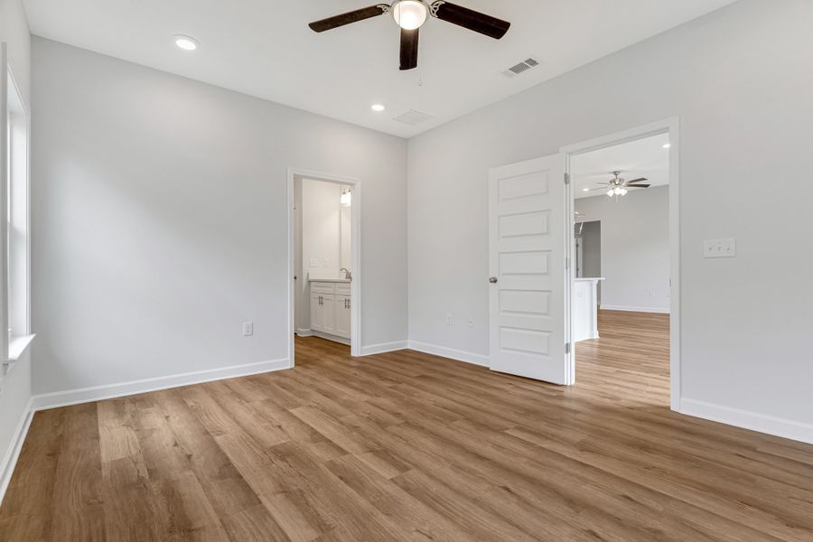 Spacious, unfurnished interior of a new home in , Crestview (Image 31).
