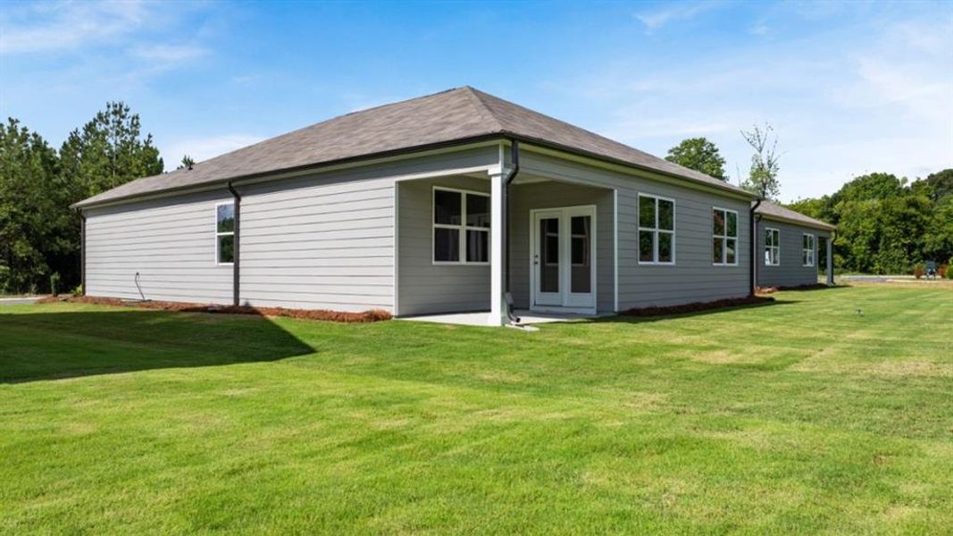 Exterior details and patio area of a home in Northberry, Rome (Image 25).