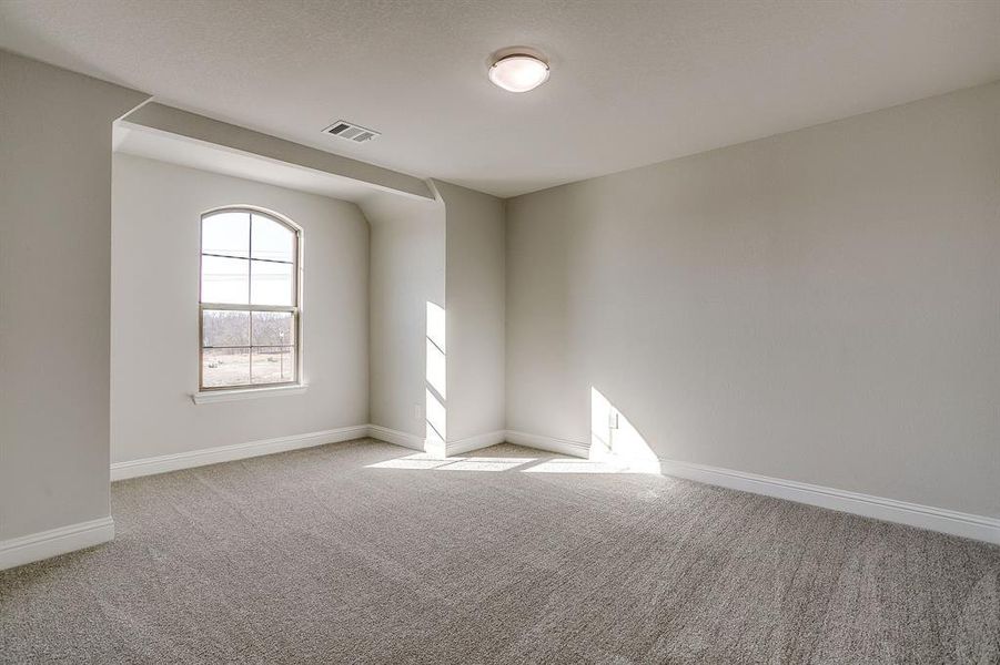 Spacious, unfurnished interior of a new home in Knight's Landing on Eden Road, Arlington (Image 36).