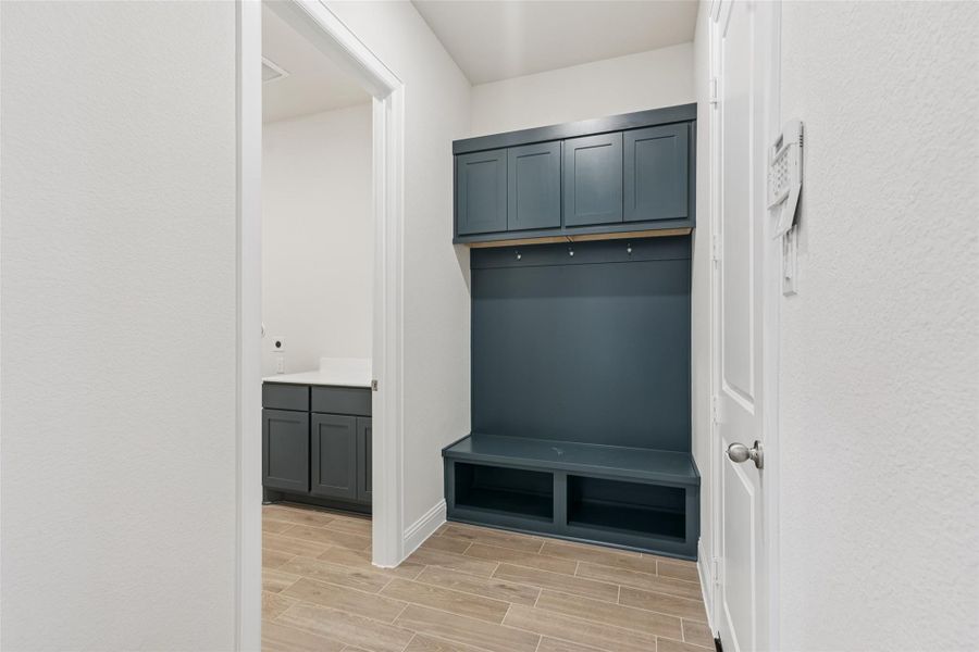 Furnished interior view inside a new home in Sienna 65', Missouri City (Image 8).