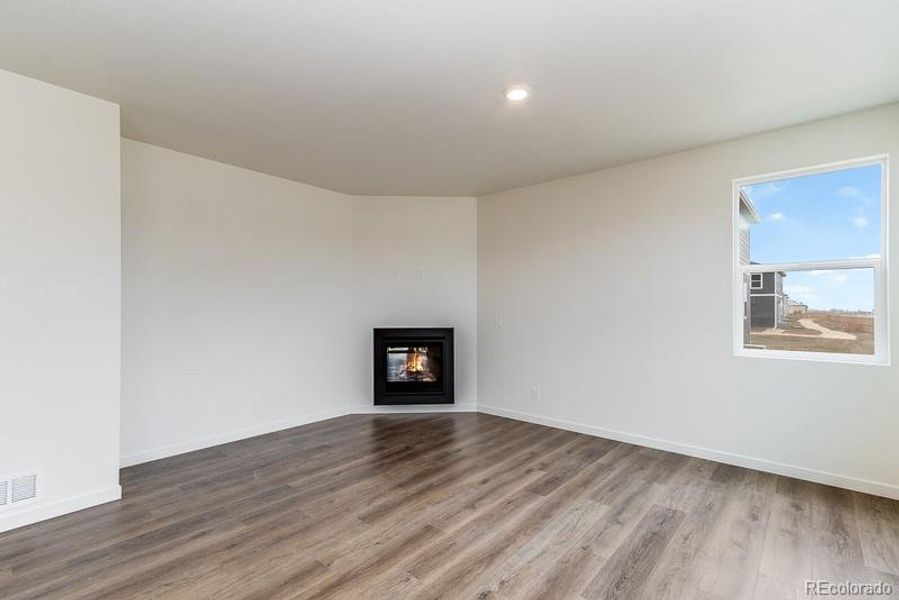 Spacious, unfurnished interior of a new home in Sky Ranch, Watkins (Image 19).