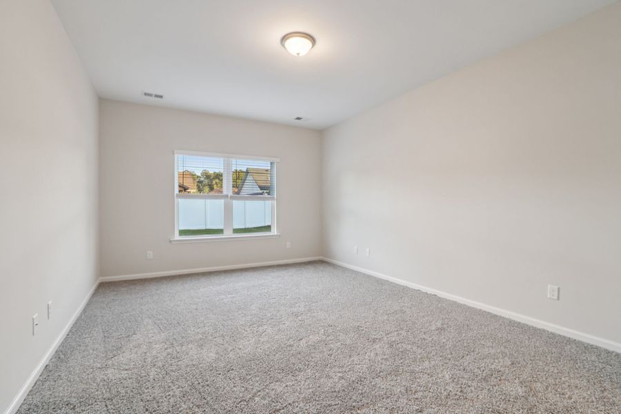 Spacious, unfurnished interior of a new home in Hayden Pointe, St. Marys (Image 37).