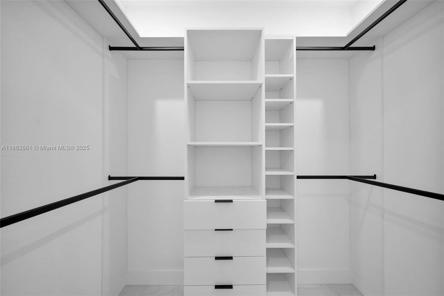 Image 27 of a home in .