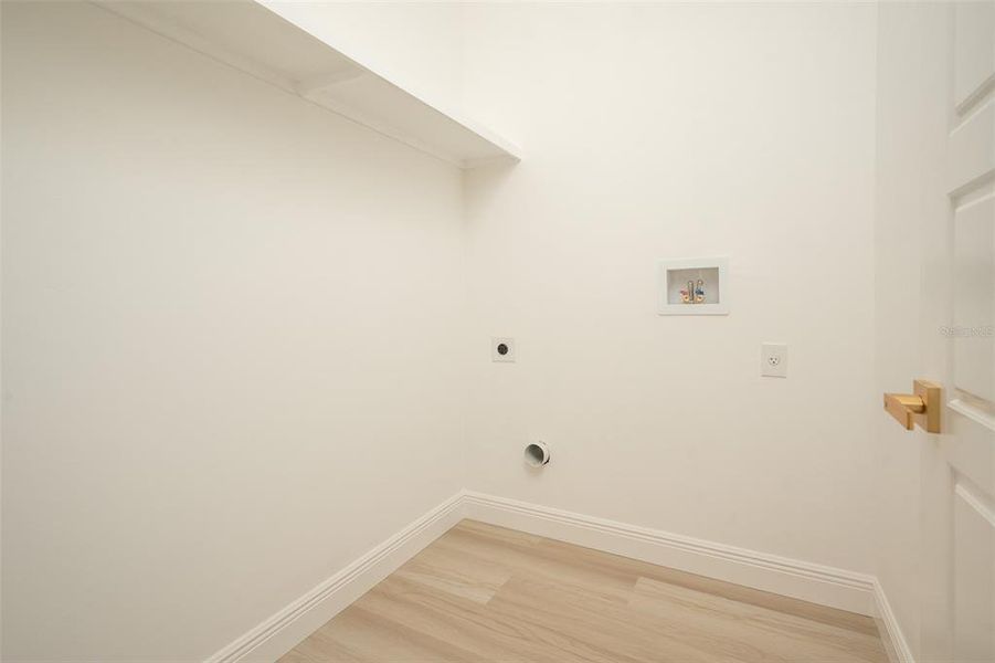 Spacious, unfurnished interior of a new home in , Williston (Image 23).