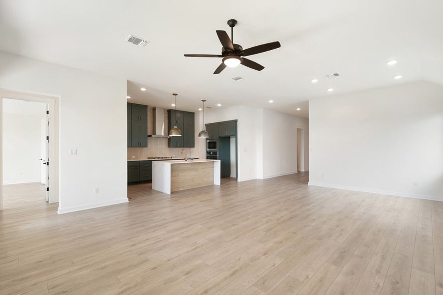 Spacious, unfurnished interior of a new home in Lagos Reserve, Manor (Image 29).