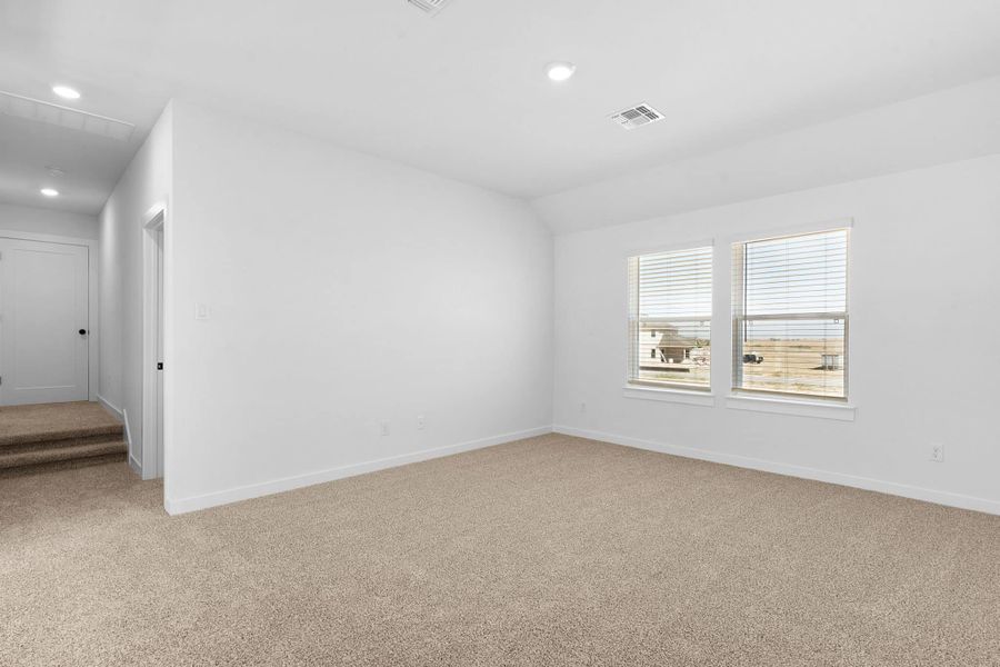 Spacious, unfurnished interior of a new home in Lariat, Liberty Hill (Image 78).
