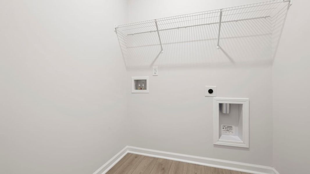 Spacious, unfurnished interior of a new home in Foxbank, Gray Court (Image 32).