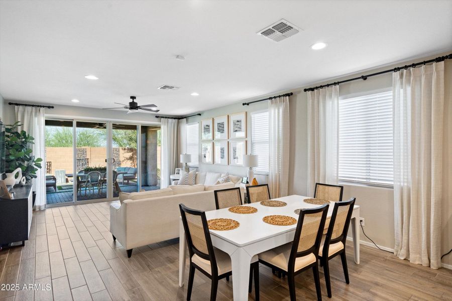 Dining to Family Dining to Family