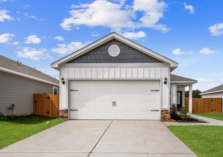 Exterior of the Archer plan with stone detail Exterior of the Archer plan with stone detail