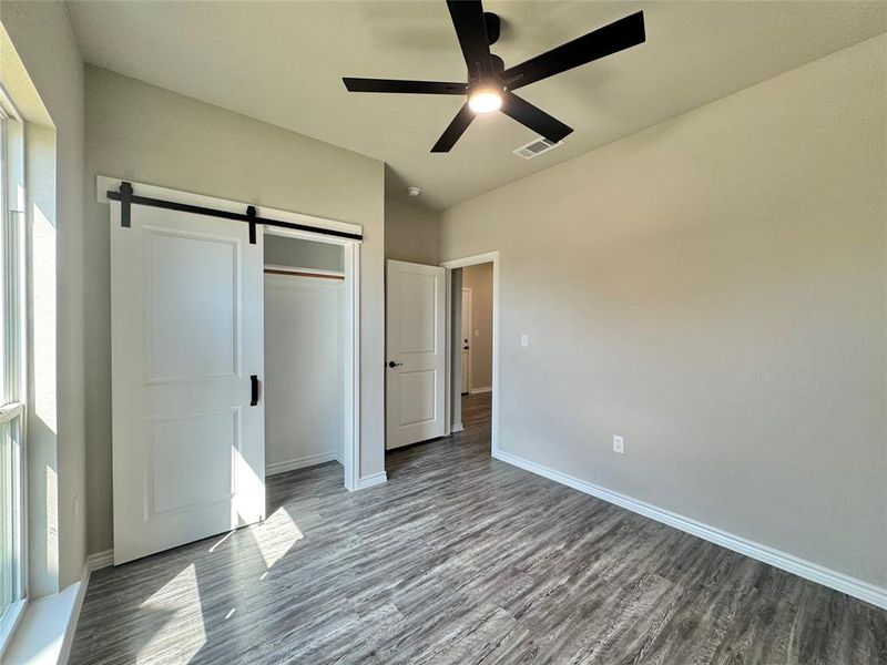 Spacious, unfurnished interior of a new home in , Mabank (Image 21).