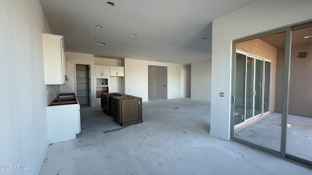 016 - Kitchen & Great Room