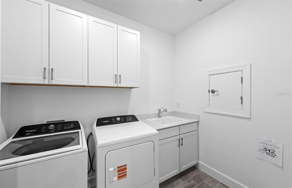 Furnished interior view inside a new home in Lakespur Wellen Park, Venice (Image 7). Furnished interior view inside a new home in Lakespur Wellen Park, Venice (Image 7).